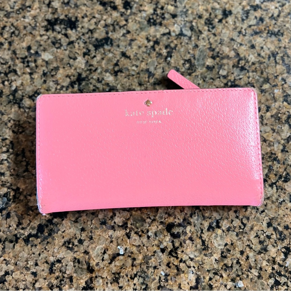 Kate Spade ♠️ saffiano leather wallet